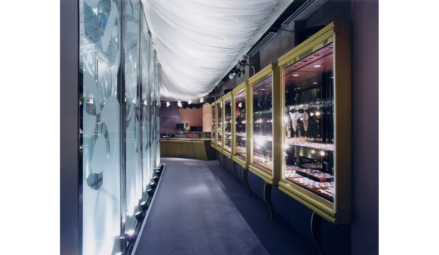 Jewelry & Accessory Shop