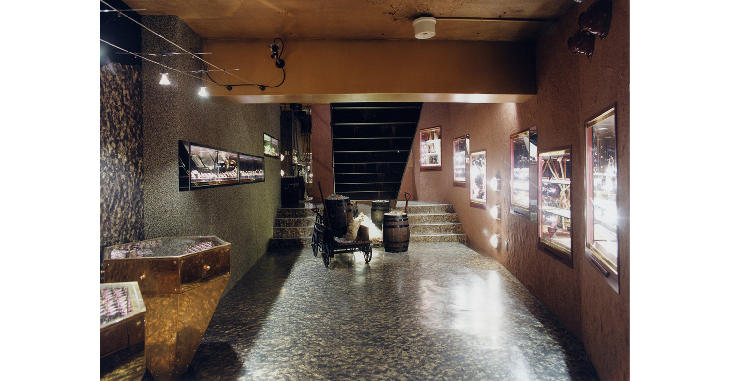 Jewelry & Accessory Shop